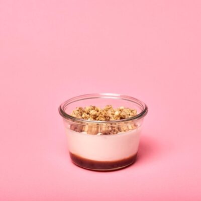 Fromage blanc coulis fruits granola